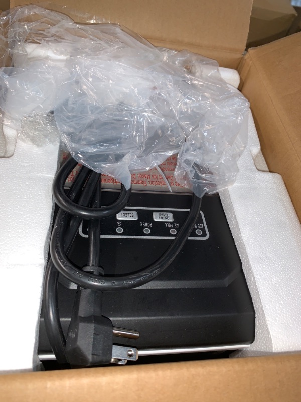 Photo 2 of **NON-REFUNDABLE, NON-FUCTIONAL, PARTS ONLY DOES NOT POWER ON***
Silonn Ice Maker Countertop