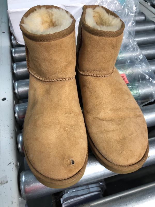 Photo 2 of ***SEE NOTES***  UGG Women's Classic Mini Ii Boot, Chestnut, 09