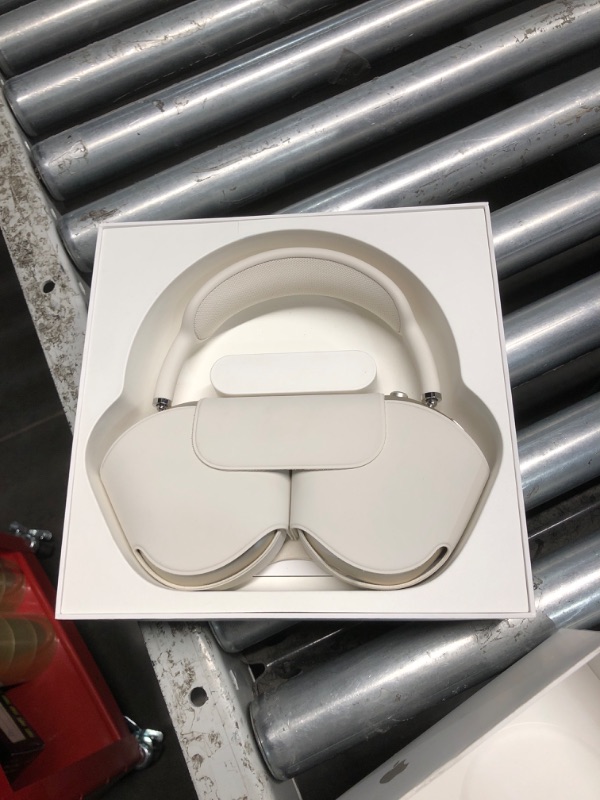 Photo 1 of Apple AirPods Max Wireless Over-Ear Headphones, Pro-Level Active Noise Cancellation, Transparency Mode, Personalized Spatial Audio, USB-C Charging, Bluetooth Headphones for iPhone - Starlight