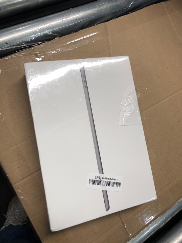 Photo 2 of *** Factory Sealed *** Apple iPad (9th Generation): with A13 Bionic chip