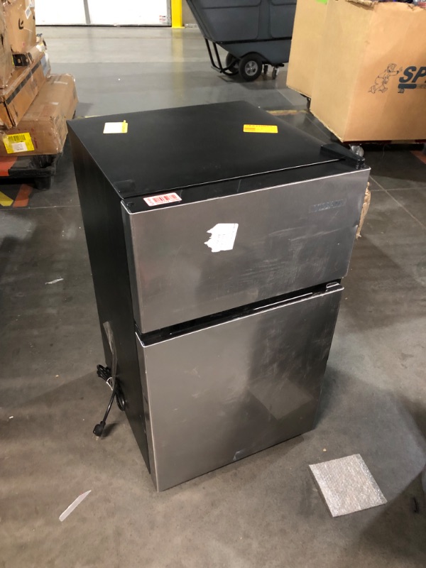 Photo 6 of ***USED - DAMAGED - NO PACKAGING - SEE COMMENTS***
Vissani 3.1 cu. ft. 2-Door Mini Refrigerator in Stainless Steel with Freezer, ENERGY STAR