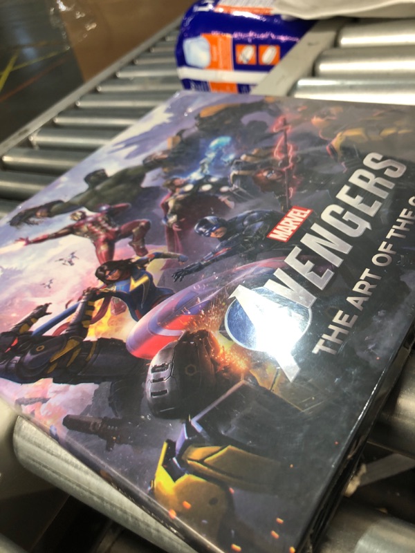 Photo 2 of ***FACTORY SEALED*** Marvel's Avengers The Art of the Game