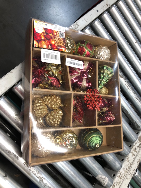 Photo 2 of ***USED - INCOMPLETE - SEE PICTURES***
Alupssuc 82pcs Christmas Balls Ornaments Set, Delightful Classic Gift Set Gift Set, Shatterproof Plastic Decor for Xmas Tree Holiday Wedding Party Decorations with Hanging Strings,Gold,Red and Green