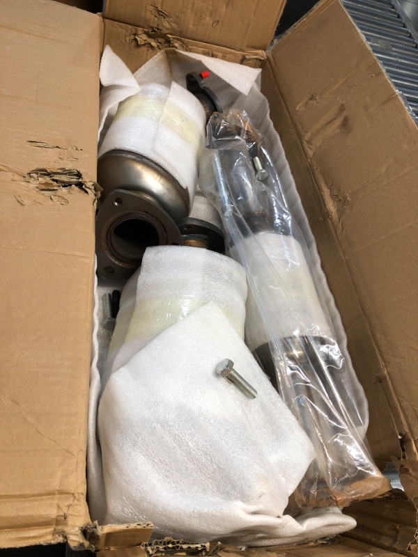 Photo 1 of FOMIUZY High Flow Front Catalytic Converter Kit Direct-Fit Chevy Traverse 2009 2010 2011 2012 2013 2014 2015 2016 2017 GMC Acadia 2007-2017 Buick Enclave 2008-2017 Saturn Outlook 2007-2010 3.6L