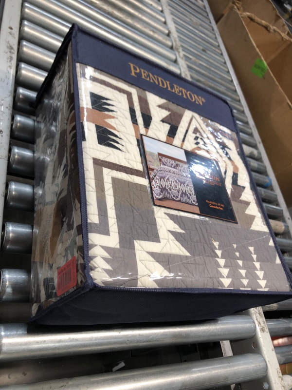 Photo 2 of ***FACTORY SEALED*** PENDLETON 31712 Harding Star Queen Comforter Set for Home Decor, Lightweight Cotton Quilted Bedspread with Pillow Sham, Queen, Gray