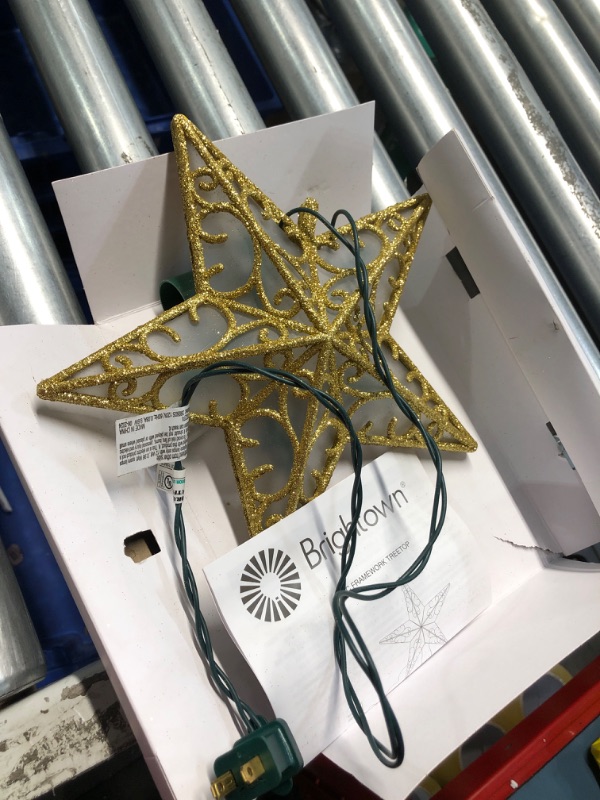 Photo 3 of **DOES NOT LIGHT UP**
Christmas Star Tree Topper, Plug in Sliver Glittered 3D Star Tree Topper, Metal Hollow Designed Built-in 10 Bulbs String Lights for Indoor Office Christmas New Year Holiday Tree Decoration