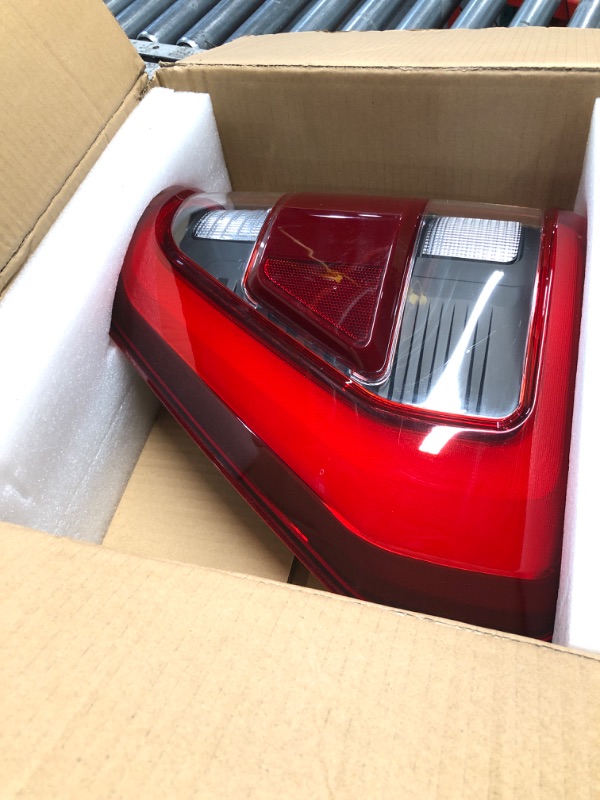 Photo 1 of SOME SMALL SCRATCHES **MZORANGE Brake LED blind spot Tail Light Rear Lamp For Ford F150 LARIAT/PLATINUM 2021 2022 2023 w/o Blind Module (Right Passenger Side)