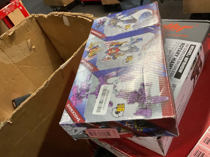 Photo 1 of Transformers Decepticon Commander 3-Pack of 5-Inch Robot Action Figures for Boys and Girls, Starscream, Shockwave & Soundwave, Interactive Toys for Kids Ages 6 and Up (Amazon Exclusive)