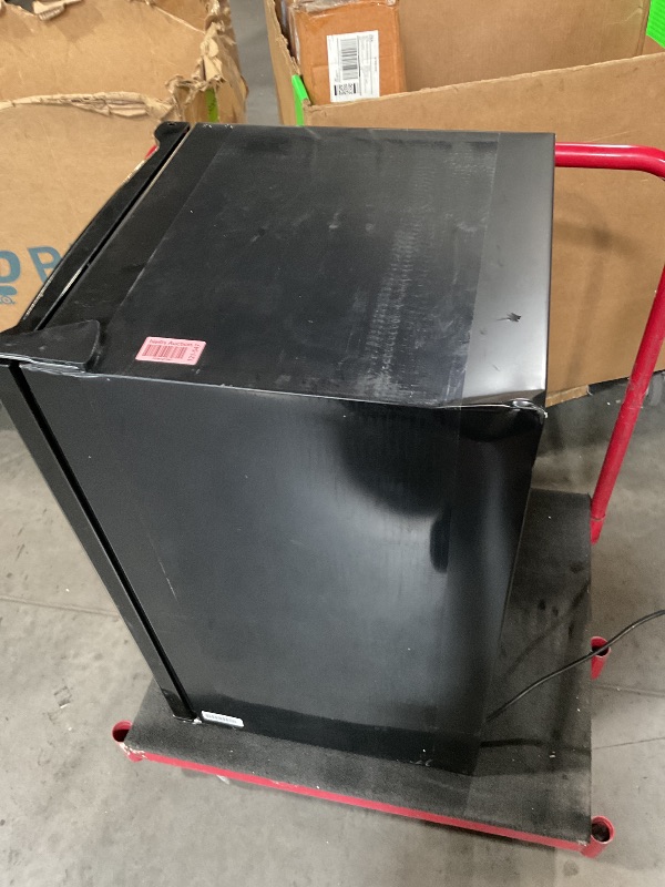 Photo 1 of ** PARTS ONLY**Midea MRU03M2ABB Upright Freezer Large Black, 3.0 Cubic Feet