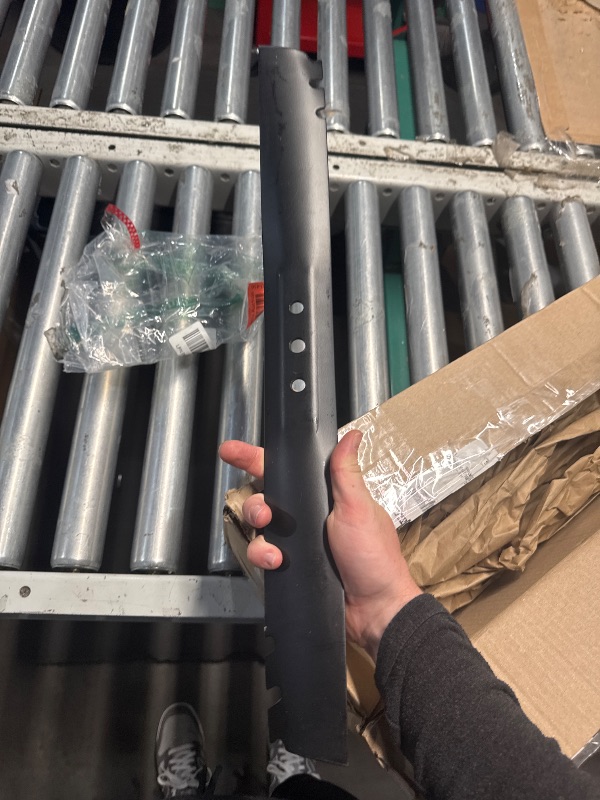 Photo 1 of (GOOD/FAIR CONDITION) Bularie 742-0616A 21"" Mower Blade Compatible with Cub Cad et MTD 42"" Mower Deck, 742-0616 Mulching Blades Fit for Cub Cad et Troy-Bilt LT1040 LT1042 RZT42, Replace 742-04308 942-0616, 2 Pack, black