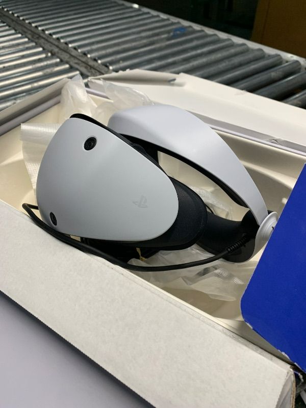Photo 1 of **SEE NOTES** PlayStation VR2 Horizon Call of The Mountain™ Bundle (PSV