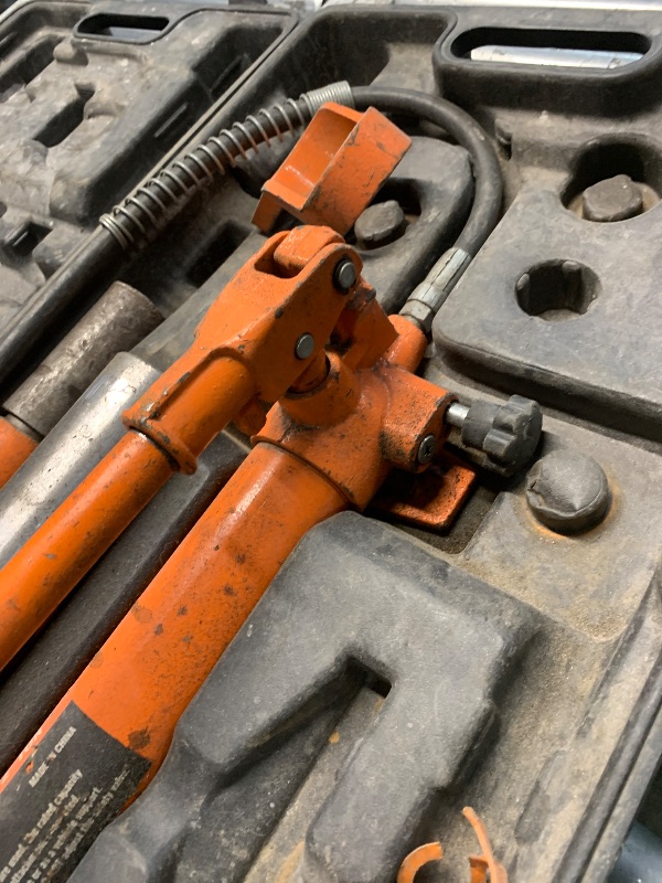 Photo 1 of ***(PARTS ONLY/ MAJOR DAMAGE/ MISSING PARTS)***VEVOR 12 Ton Porta Power Kit, Hydraulic Ram with Pump with 4.6 ft/1.4 m Oil Hose, Portable Hydraulic Jack with Storage Case for Automotive, Garage, Farm, Mechanic (26455 LBS)