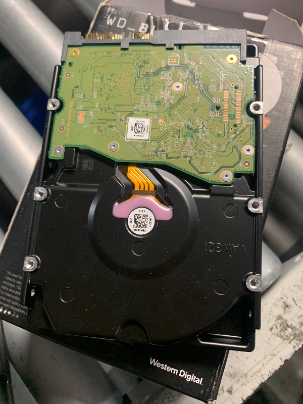 Photo 1 of ***(MISSSING PINS/ UNABLE TO TEST ITEM)***WESTERN DIGITAL 8TB WD_BLACK PERFORMANCE INTERNAL HARD DRIVE HDD - 7200 RPM, SATA 6 GB/S, 256 MB CACHE, 3.5" - WD8002FZBX