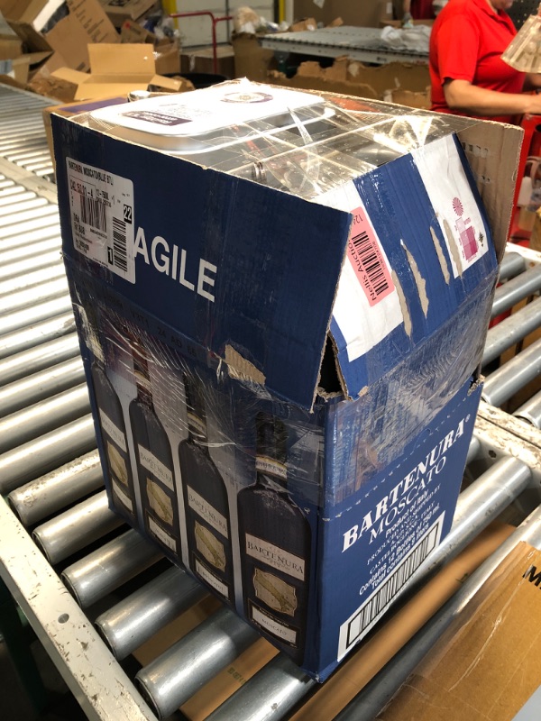 Photo 1 of **SEE NOTES** Ninja Swirl by CREAMi Ice Cream and Soft Serve Maker, Sorbet, Milkshake, Frozen Yogurt, Low Calories Program & More, 13-in-1, Soft Serve Handle, (2) CREAMi Swirl 16oz Pints, For Kids & ALL ages, NC701