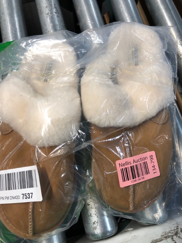 Photo 1 of Dearfoams womens Fireside Sydney Shearling Fur Indoor/Outdoor Scuff With Wide Widths Slipper, Chestnut, 9 US