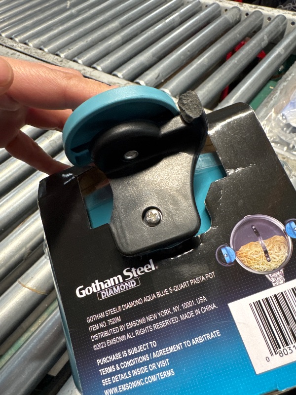Photo 1 of ***(PARTS ONLY/ NON REFUNDABLE/ NO RETURNS OR REFUNDS)***Major damage** Handle is broken ***
Gotham Steel 5 Quart Stock Pot Multipurpose Pasta Pot with Strainer Lid & Twist and Lock Handles, Nonstick Cooking Pot + Pasta Strainer Pots with Lid, Spaghetti P