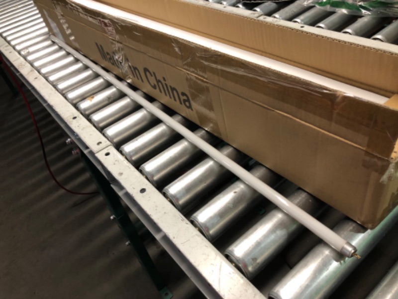 Photo 1 of (POSSIBLE MISSING SOME) Celiwace F54T5/850/HO/ALTO 4 feet 54 Watt, T5 High Output 5000K Fluorescent Tube 46 Inches, 25 Pack G5 Cap 4200 Lumens