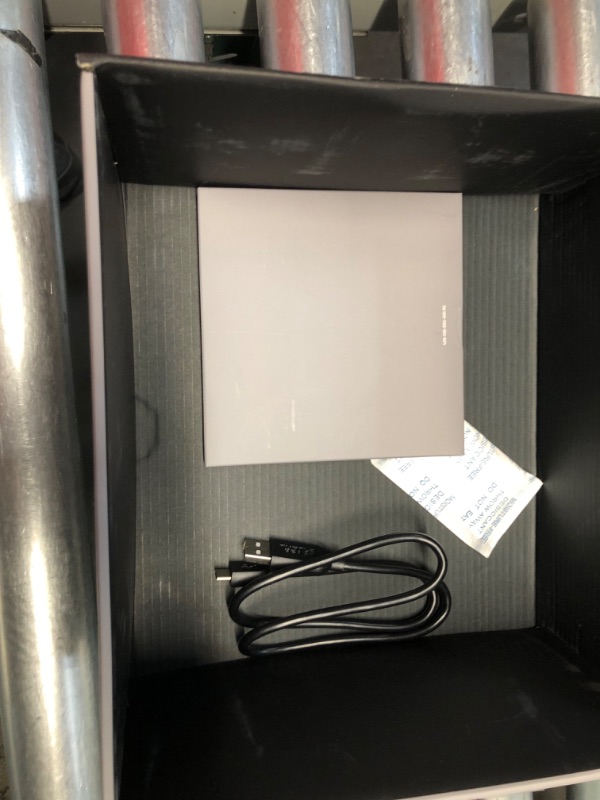 Photo 1 of ***USED - UNABLE TO TEST***
Turtle Beach Stealth 700 Gen 2 Wireless Gaming Headset for PS5, PS4, PS4 Pro, PlayStation & Nintendo Switch Featuring Bluetooth, 50mm Speakers, 3D Audio Compatibility, and 20-Hour Battery - Black