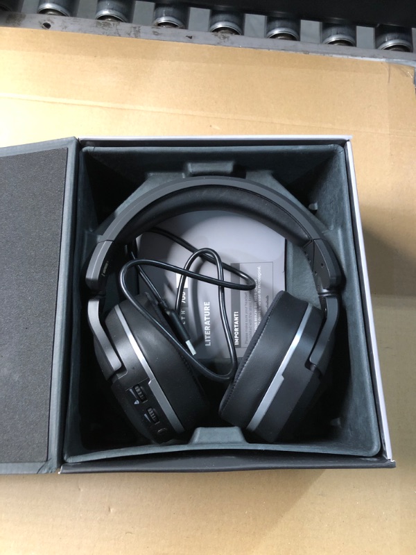 Photo 1 of ***USED - UNABLE TO TEST***
Turtle Beach Stealth 700 Gen 2 Wireless Gaming Headset for PS5, PS4, PS4 Pro, PlayStation & Nintendo Switch Featuring Bluetooth, 50mm Speakers, 3D Audio Compatibility, and 20-Hour Battery - Black