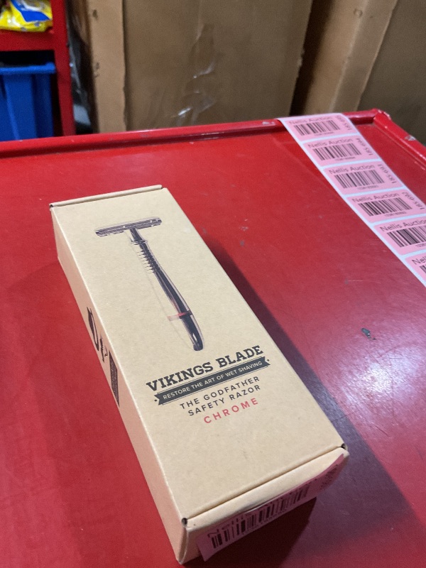 Photo 1 of VIKINGS BLADE Double Edge Safety Razor for Men + 5 Swedish Steel Blades + Luxury Case. Classic 3-Piece. Reusable, Eco-Friendly (The Godfather)