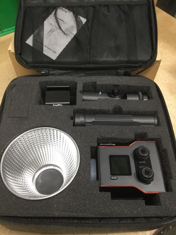 Photo 1 of ***USED - POWERS ON - UNABLE TO TEST FURTHER***
SmallRig RC 60B COB Video Light with Built-in 3400mAh Battery & Type-C PD Fast Charging, Handheld Bicolor LED Video Light for Shooting on The Move, Continuous Output Light with 9 Light Effects