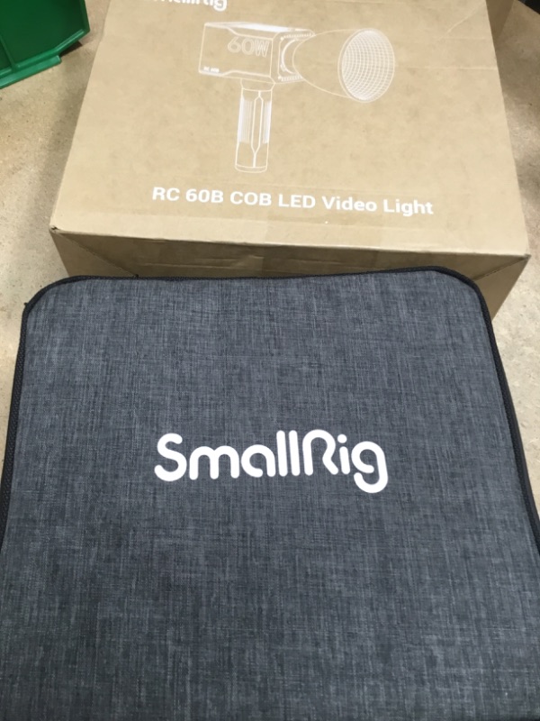 Photo 1 of ***USED - POWERS ON - UNABLE TO TEST FURTHER***
SmallRig RC 60B COB Video Light with Built-in 3400mAh Battery & Type-C PD Fast Charging, Handheld Bicolor LED Video Light for Shooting on The Move, Continuous Output Light with 9 Light Effects
