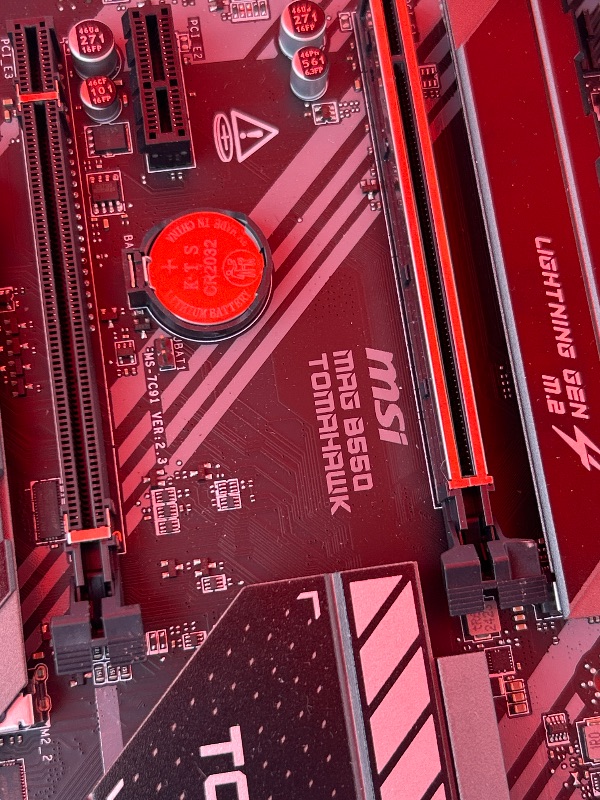 Photo 1 of MSI MAG Tomahawk AMD B550 Socket AM4 ATX DDR4-SDRAM Motherboard