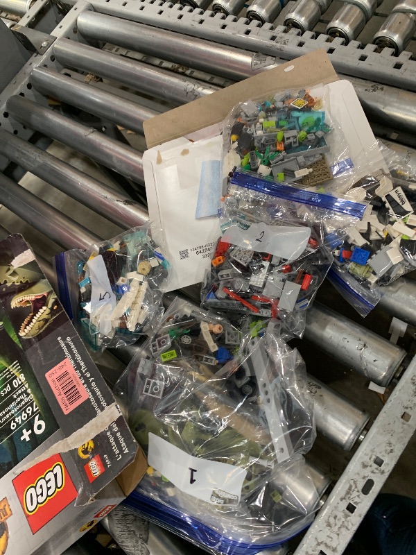 Photo 2 of ***(PARTS ONLY/ MISC LEGOS/ NO RETURNS OR REFUNDS)***

LEGO Jurassic World Giganotosaurus & Therizinosaurus Attack 76949 with 2 Dinosaur Toy Figures, ATV Car, Helicopter & Garage, Gifts for Kids, Boys and Girls