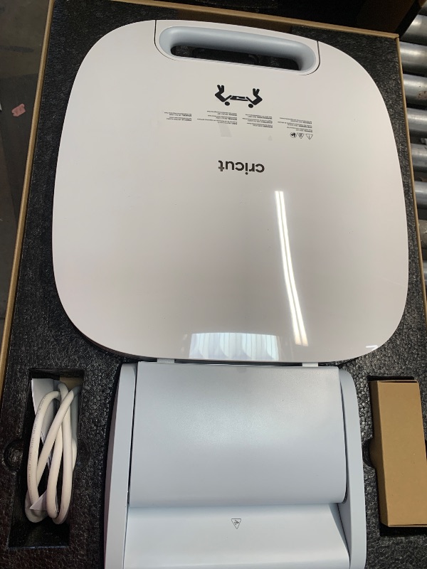 Photo 1 of *POWERS ON**Cricut Autopress Heat Press Machine (15in x 12in) -Commercial-Grade for HTV, Iron On, Infusible, & Sublimation Projects, White