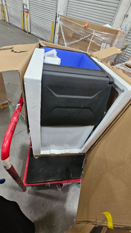 Photo 1 of ***PARTS ONLY***VEVOR Commercial Ice Maker, 360LBS/24H Ice Making Machine with 330.7LBS Large Storage Bin, 700W Auto Self-Cleaning Ice Maker Machine with 3.5-inch LED Panel for Bar Cafe Restaurant Business