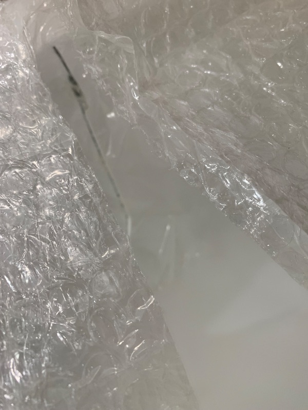 Photo 1 of ** DAMAGE ** WOODBRIDGE 67" Acrylic Freestanding Bathtub Contemporary Soaking White Tub with Brushed Gold Overflow and Drain?B0010-BG