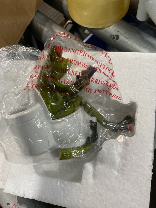 Photo 1 of (Broken leg)VVGIFTS Frog Figurines Decor Funny Cute Craft Resin Frog Sculpture Statue for Home Office Desk Tabletop Bathroom Decoration, Ornament Gift (Frog Sitting on Toilet)