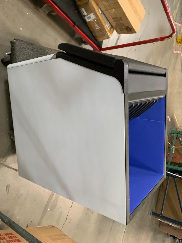Photo 1 of ***PARTS ONLY**VEVOR Commercial Ice Maker Storage Bin, 250LBS Capacity Ice Bin, Stainless Steel Ice Storage Bin with Filter and Adjustable Anti-Slip Rubber Feet, Suitable for Restaurant Hotel and Beverage Shops