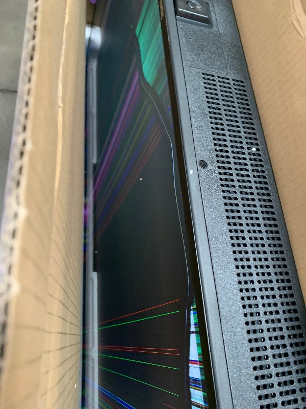 Photo 1 of **screen shattered, final sale** Roku Smart TV 2025 – 50-Inch Select Series, 4K HDR TV – RokuTV with Enhanced Voice Remote – Flat Screen LED Television with Wi-Fi for Streaming Live Local News, Sports, Family Entertainment