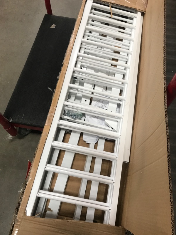 Photo 1 of ***PARTS ONLY***ITEM DOES NOIT LOOK COMPLETE, VIEW PHOTOS
Twin size house bed 38 inches wide and 75 inches long