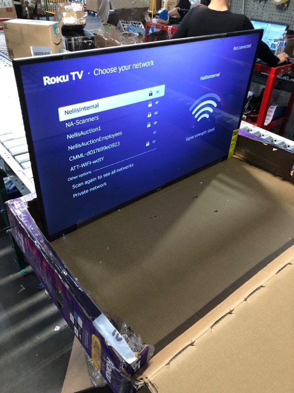 Photo 1 of (POWER TESTED) Roku Smart TV – 40-Inch Select Series 1080p Full HD RokuTV with Roku Voice Remote, Bright Picture, Customizable Home Screen – Live Local News, Sports, Gaming