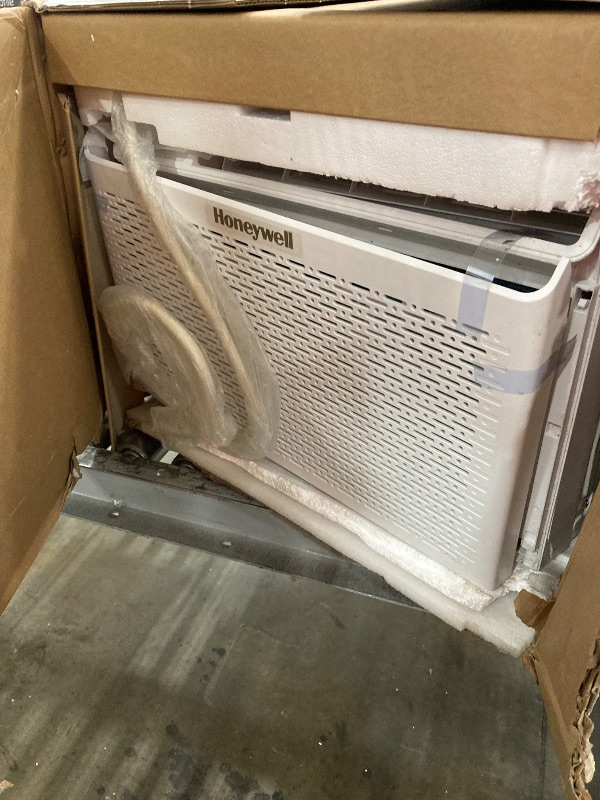 Photo 1 of ***PARTS ONLY***Honeywell 14,000 BTU Digital Window Air Conditioner, Remote, LED Display, 4 Modes, Eco, 800 sq ft Coverage