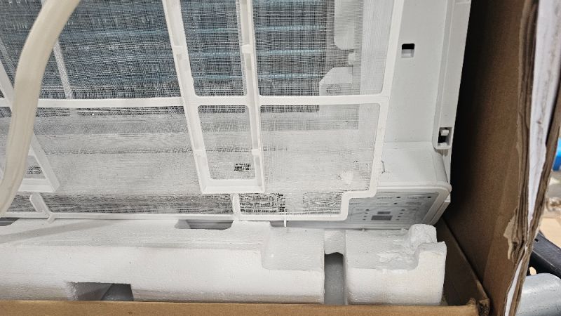 Photo 1 of ***PARTS ONLY***Honeywell 14,000 BTU Digital Window Air Conditioner, Remote, LED Display, 4 Modes, Eco, 800 sq ft Coverage