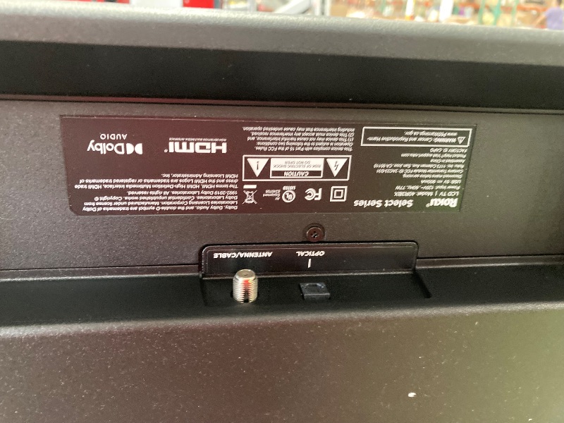 Photo 1 of **SMASHED SCREEN FINAL SALE**Roku Smart TV 2025 – 40-Inch Select Series, 1080p Full HD TV – RokuTV with Voice Remote – Flat Screen LED Television with Wi-Fi for Streaming Live Local News, Sports, Family Entertainment