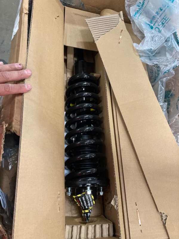 Photo 1 of ***PARTS ONLY***TRQ Front & Rear 4 Piece Complete Shock Assembly & Shock Absorber Kit Set Compatible with 2005-2015 Toyota Tacoma 4WD 2005-2015 Toyota Tacoma Pre Runner RWD