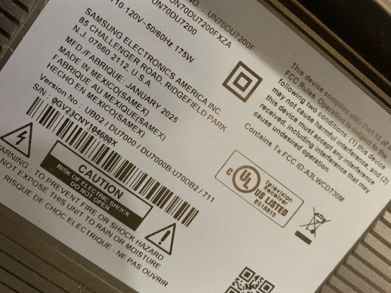 Photo 1 of ***********NON-FUNCTIONAL, SEE NOTES********************

SAMSUNG 70-Inch Class Crystal UHD 4K DU7200 Series HDR Smart TV w/Object Tracking Sound Lite, PurColor, Motion Xcelerator, Mega Contrast, Q-Symphony (UN70DU7200, 2024 Model)