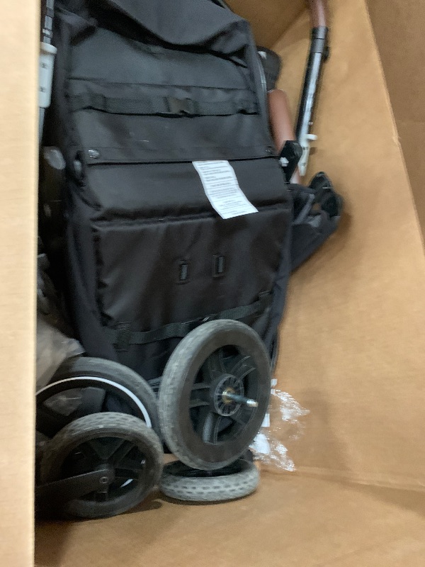 Photo 1 of ****************DOES NOT INCLUDE THE CARRIER************

Maxi-Cosi Zelia™ Luxe 5-in-1 Modular Travel System in New Hope Black