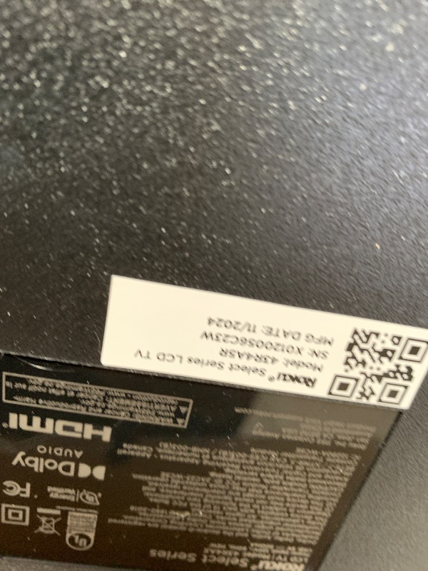 Photo 1 of ********************SCREEN SMASHED, NON-FUNCTIONAL, FINAL SALE**************

Roku Smart TV – 43-Inch Select Series 4K HDR RokuTV with Roku Enhanced Voice Remote