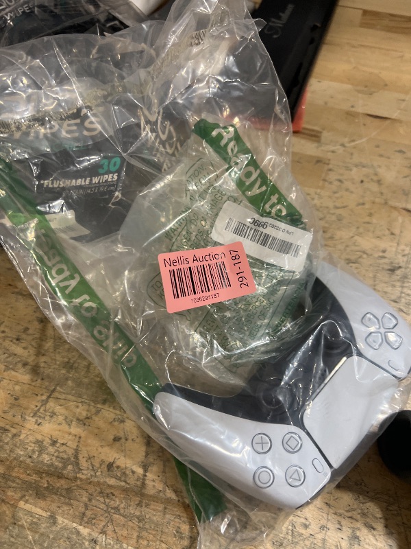 Photo 1 of ***RIGHT ANALOG ISSUE/PARTS ONLY ITEM***PlayStation DualSense® Wireless Controller - White