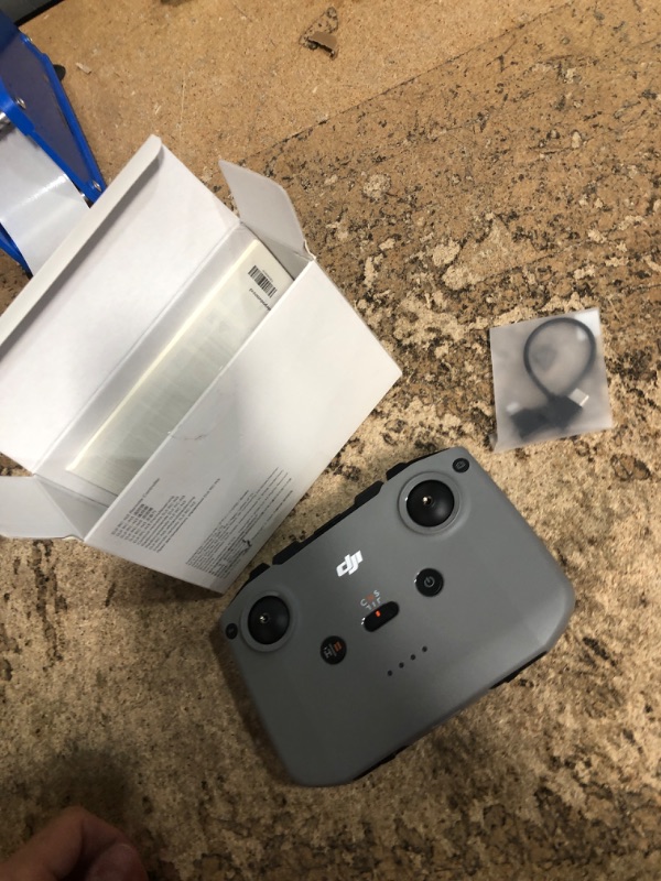 Photo 1 of Original RC-N3 Remote Controller for DJI Neo Mini 4 Pro Air 3 Air 3S Flip Up to 3.5 Hours of Battery Life with Mobile Device Holder