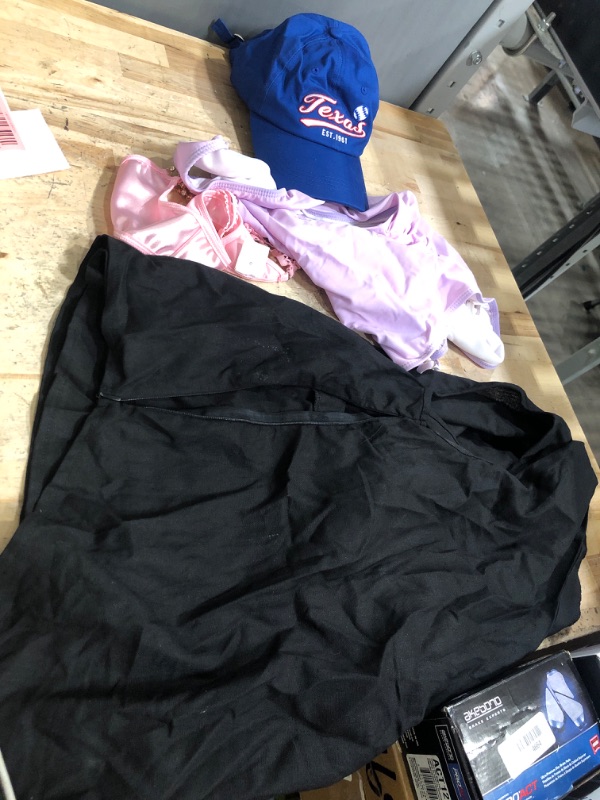 Photo 1 of ***Bundle of women's clothing 