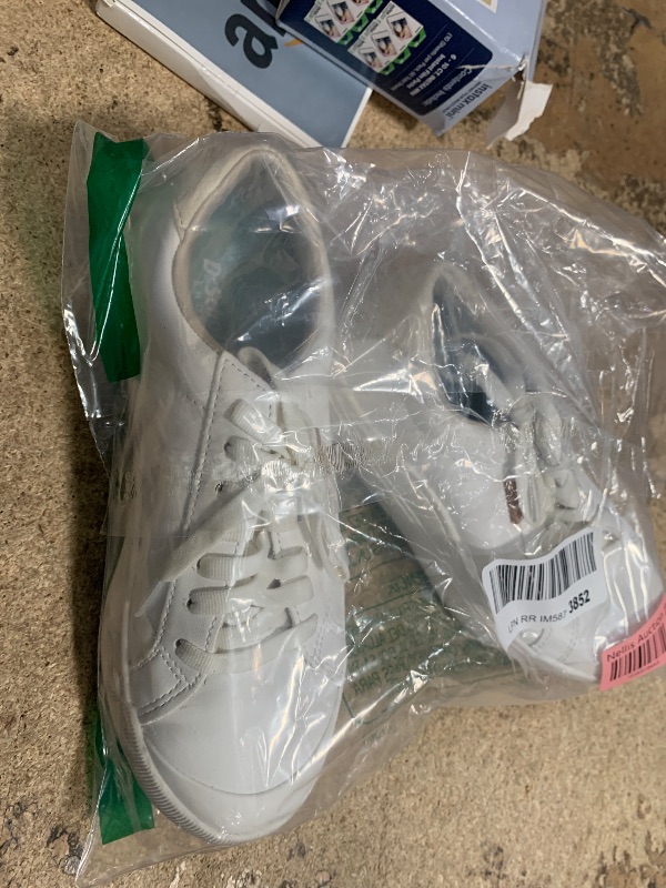 Photo 1 of **SEE NOTES***Dr. Scholl's Womens Time Off Sneaker White Smooth 5.5 M