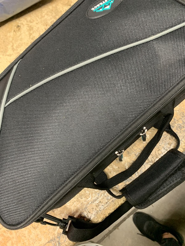 Photo 1 of ****CANNOT FULLY TEST ***  , UNKNOWN DAMAGES ** EASTROCK Bb Clarinet 17 Keys ABS Material Wide Range of Tones Particularly Beginner & Students-friendly with Using Tools and 2 Replaceable Barrels