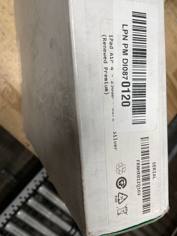 Photo 1 of Apple iPad Air 4-256GB - WiFi - Silver (Renewed Premium)