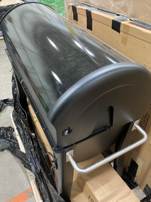Photo 1 of ***MISSING LCD CONTROLLER***Weber Searwood XL 600 Pellet Grill